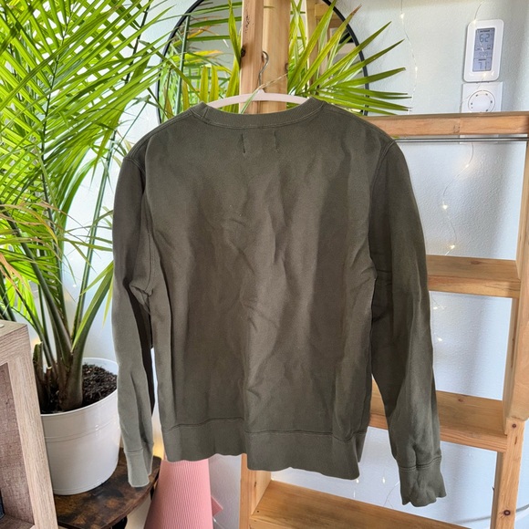 Green Champion Sweater - Picture 4 of 4